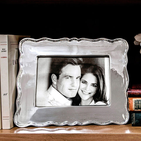 6870 FRAME Rea Scalloped 5x7